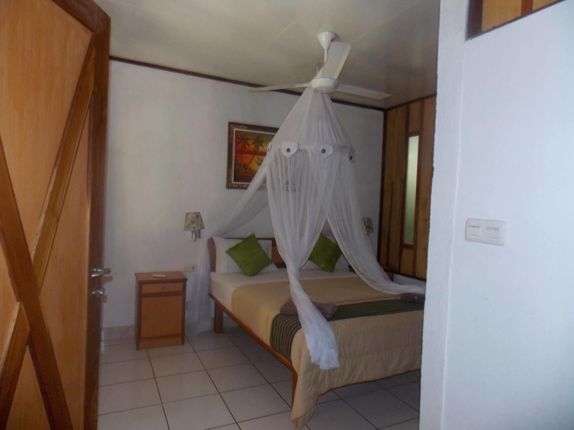 Komodo Hotel